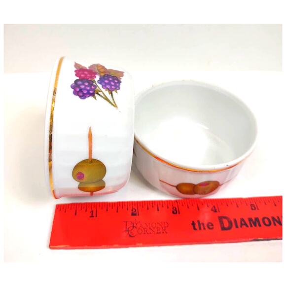 2 Vintage Royal Worcester Evesham Gold Ramekin Dishes Porcelain Berry Olive 60s - Picture 5 of 7